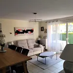 Le Hameau Nocleg ze śniadaniem 3*